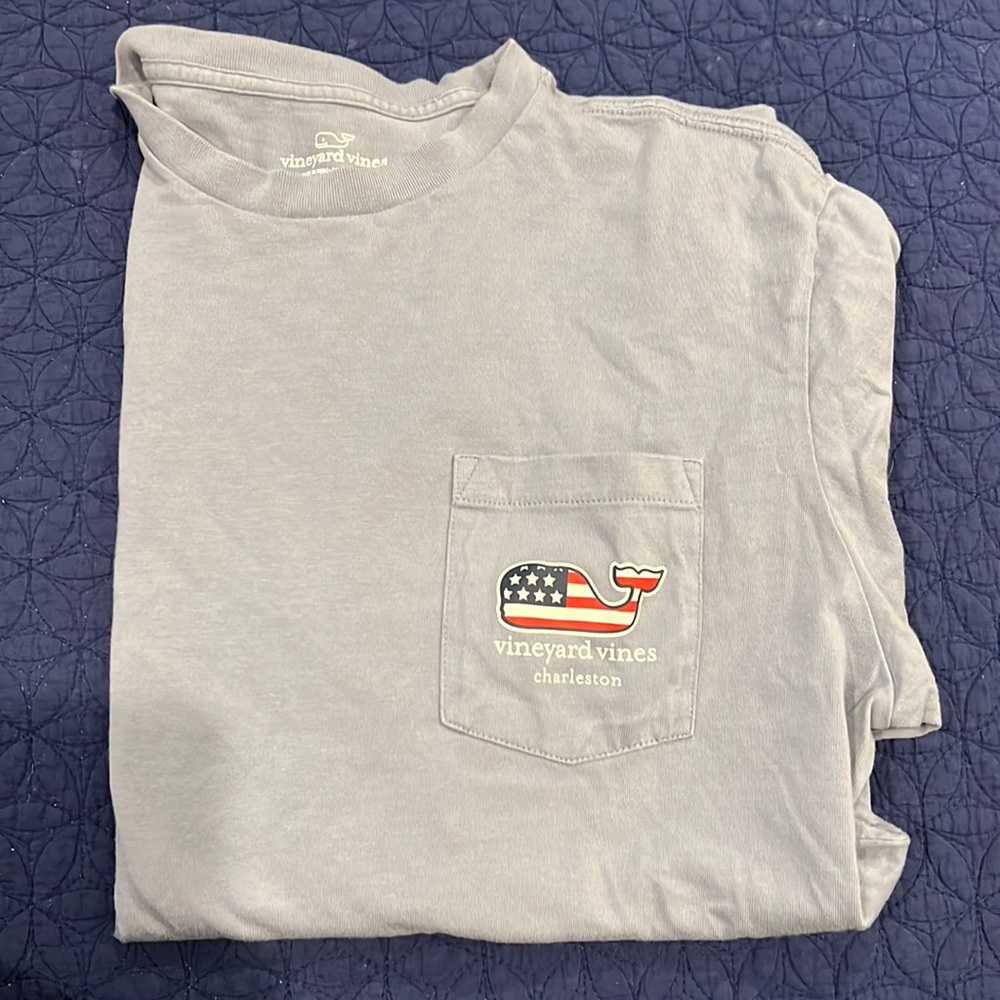 Vineyard vines tshirt